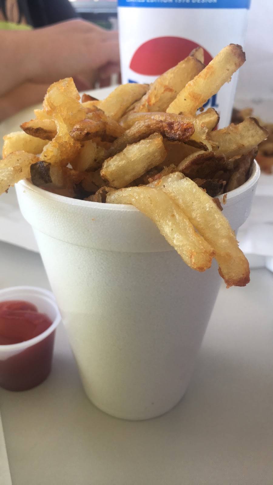 Buds Giant Burgers | restaurant | 3849 Sonoma Blvd, Vallejo, CA 94589, USA | 7076423252 OR +1 707-642-3252