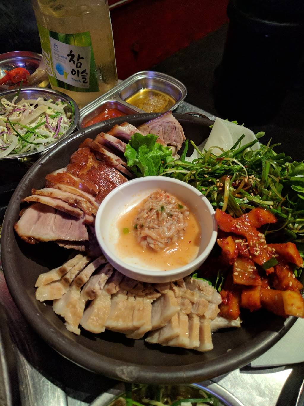 Red Pig | restaurant | 3101 W 8th St, Los Angeles, CA 90005, USA | 2133843559 OR +1 213-384-3559