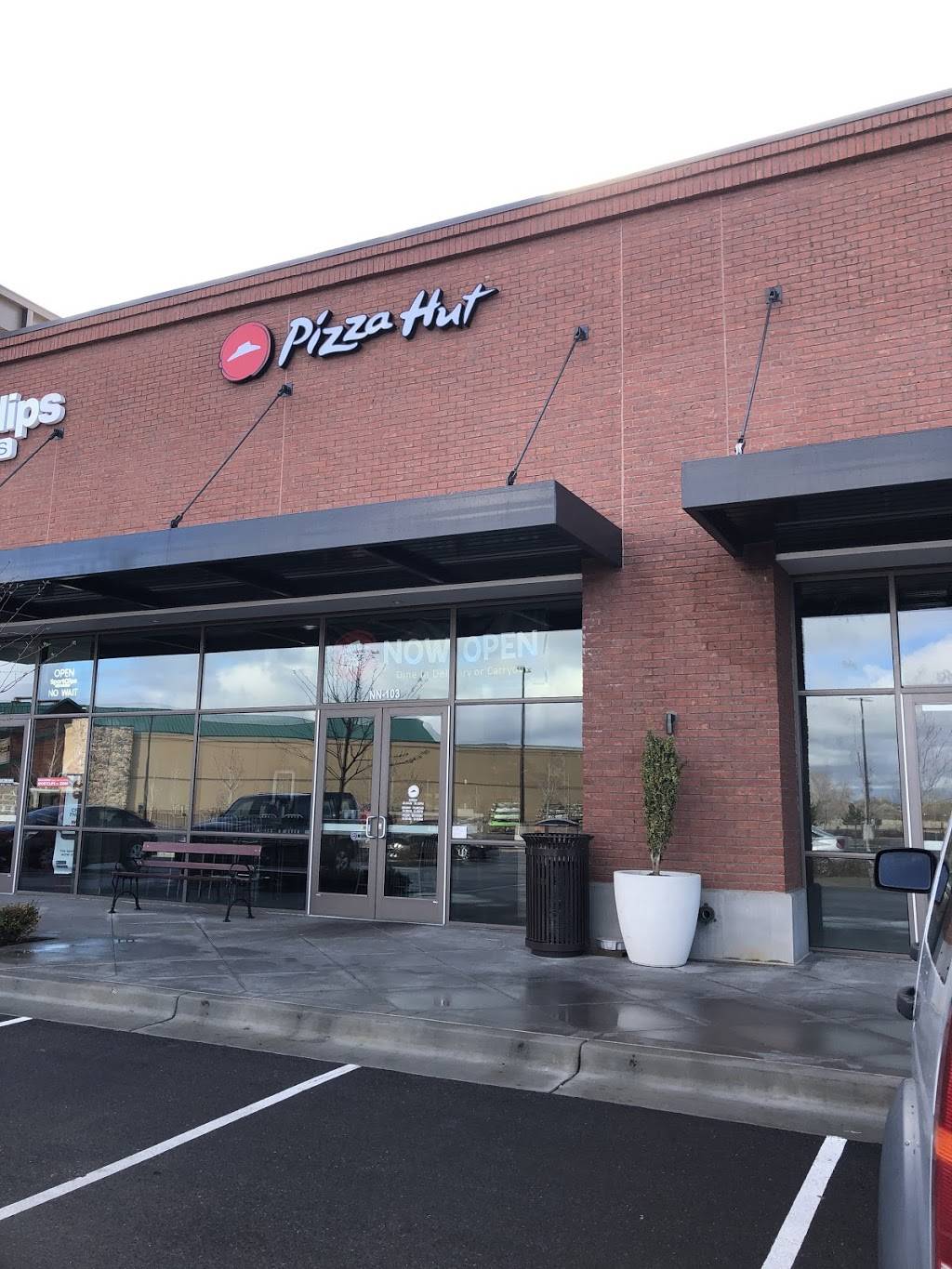 Pizza Hut | meal takeaway | 1060 West Park Lane Suite Nn-103, Farmington, UT 84025, USA | 8012183123 OR +1 801-218-3123