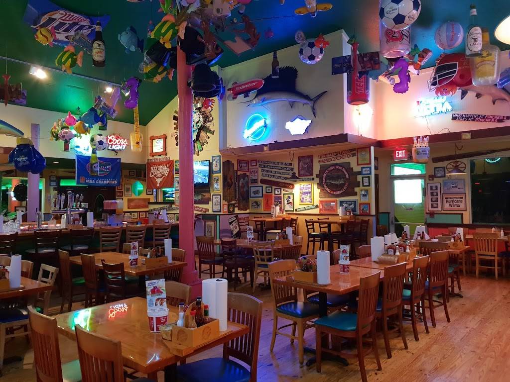 Pinchers | restaurant | 18100 San Carlos Blvd, Fort Myers Beach, FL 33931, USA | 2394158973 OR +1 239-415-8973