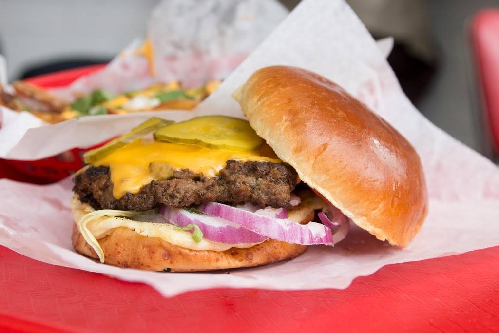 Mikkeys Retro Grill | restaurant | 5319 S Hyde Park Blvd, Chicago, IL 60615, USA | 7736758525 OR +1 773-675-8525