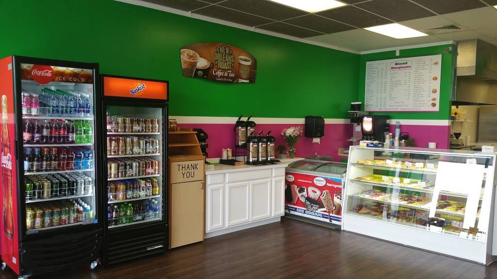 Glazed Doughnuts | bakery | 3586 Sangani Blvd suite e, DIberville, MS 39540, USA | 2283967006 OR +1 228-396-7006