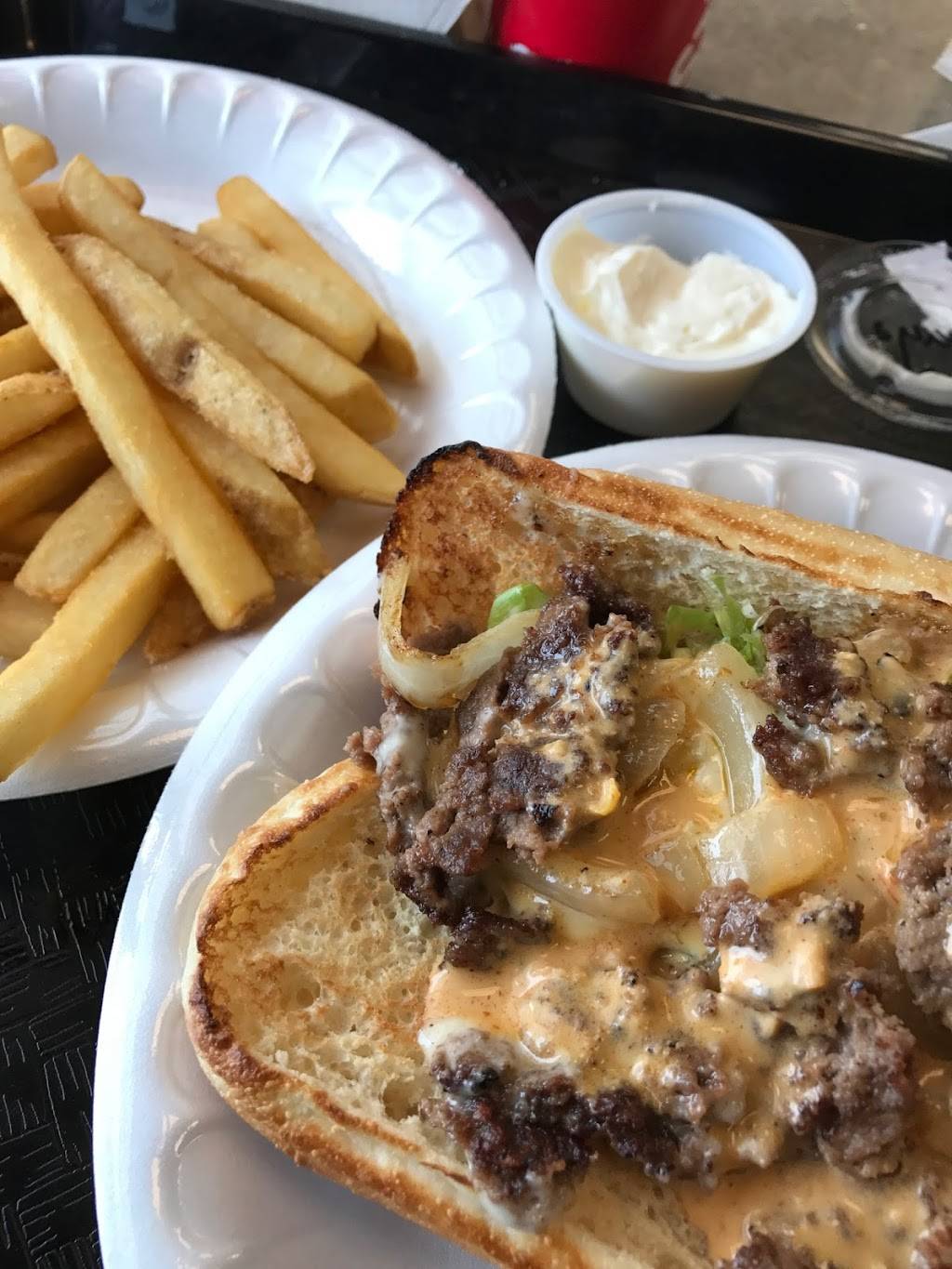 Jims Steakout | restaurant | 2180 Sheridan Dr, Buffalo, NY 14223, USA | 7168730300 OR +1 716-873-0300