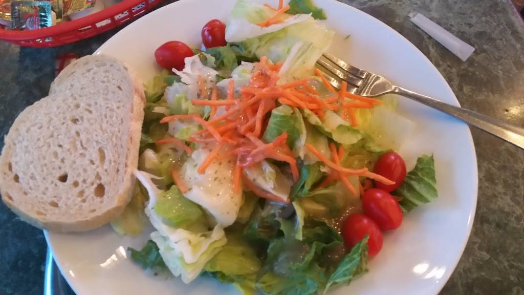 Curleys | restaurant | 96 State St, Auburn, NY 13021, USA | 3152525224 OR +1 315-252-5224