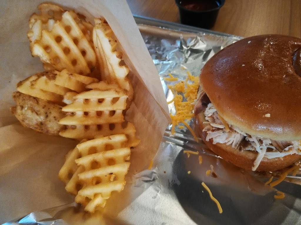 Dickeys Barbecue Pit | restaurant | 70 White Bridge Rd, Nashville, TN 37205, USA | 6159420660 OR +1 615-942-0660