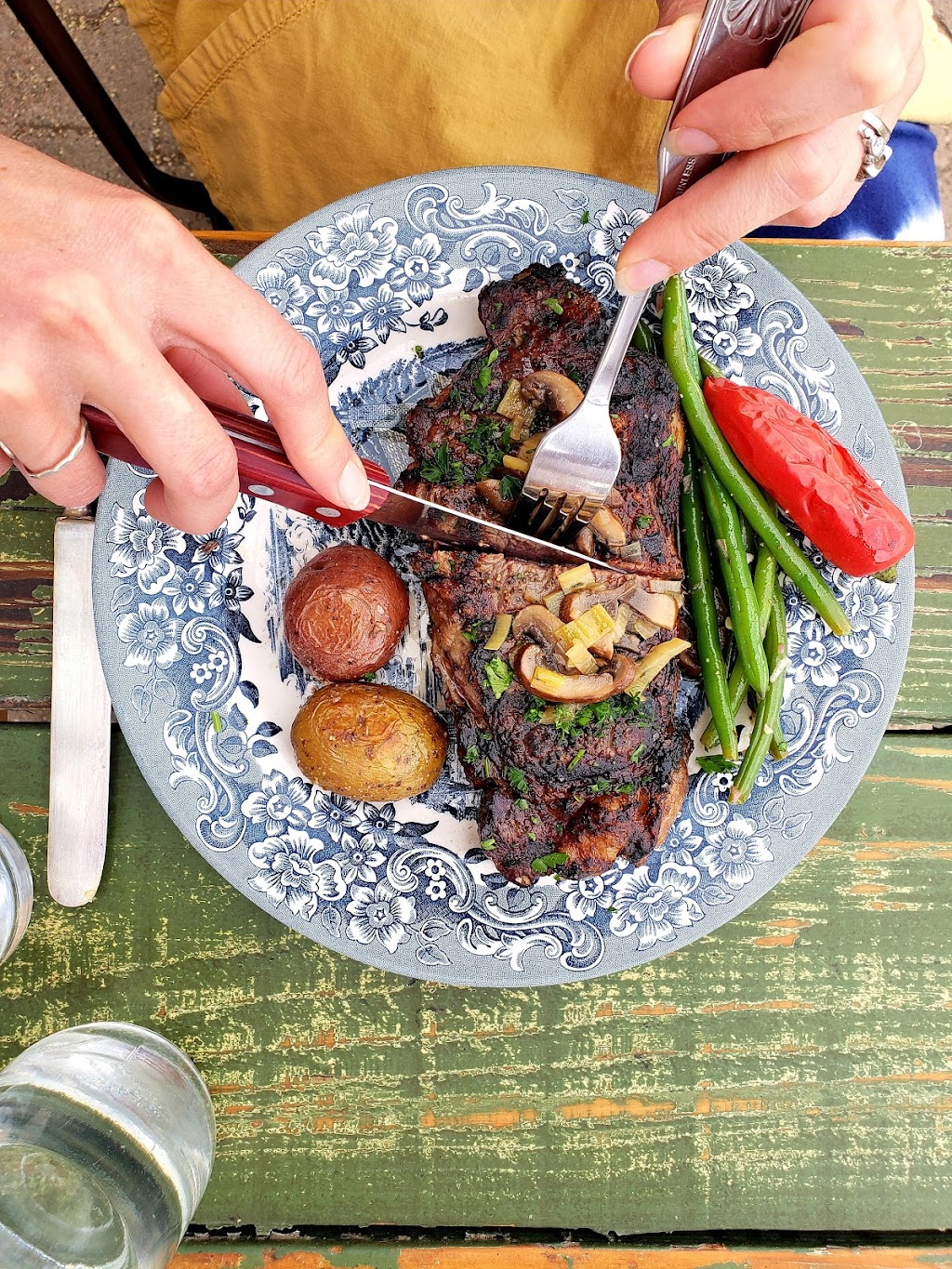 The Drifters Table | restaurant | 820 Main St, Loyalton, CA 96118, USA | 5309934312 OR +1 530-993-4312