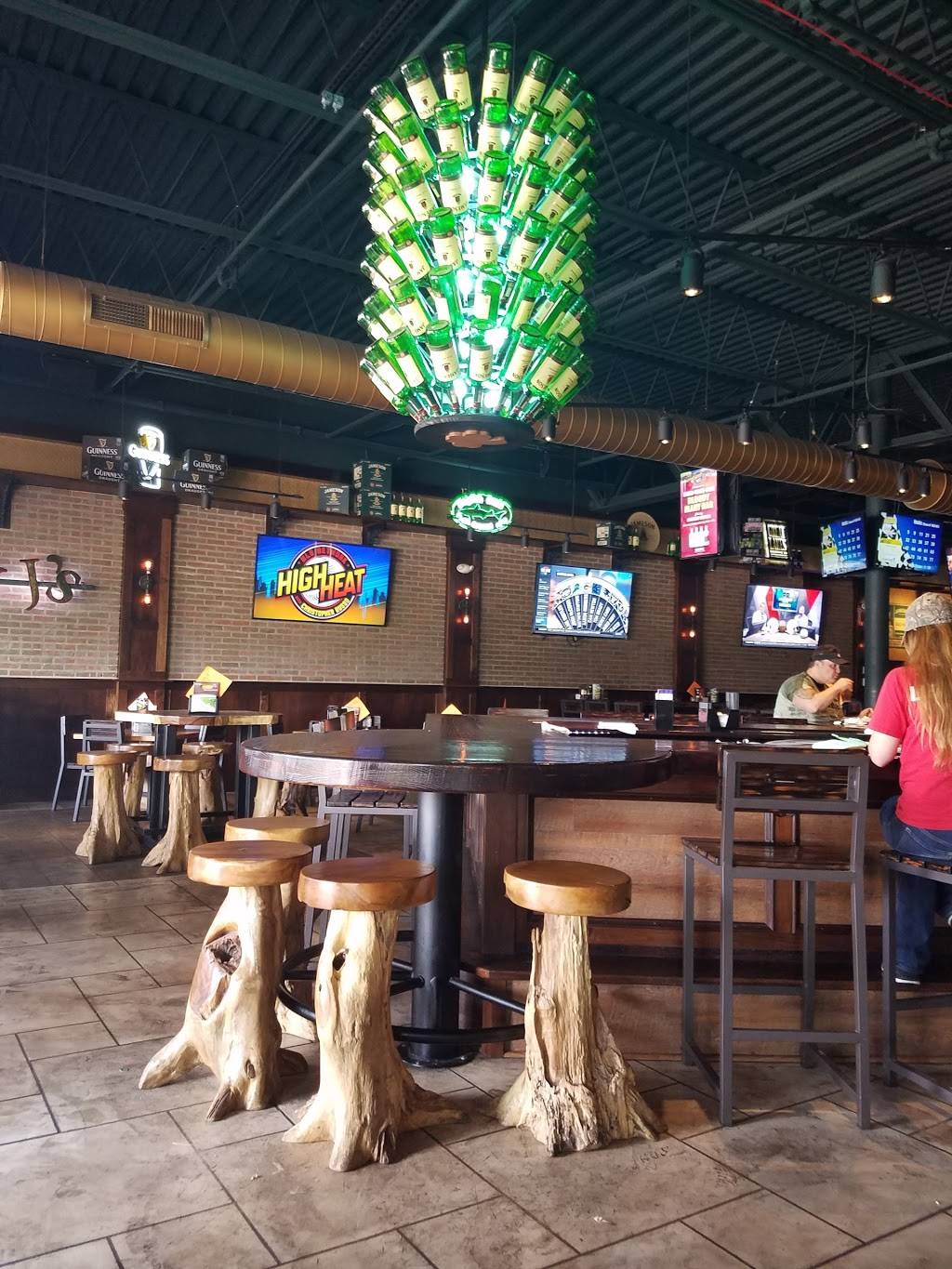 Johnny Js Pub & Grille, Strongsville | restaurant | 15323 Pearl Rd, Strongsville, OH 44136, USA | 4402686848 OR +1 440-268-6848