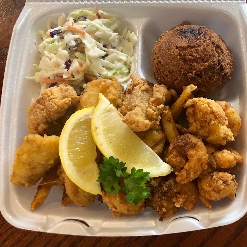 The Tates Place Catering | restaurant | 1818 10th St, Floresville, TX 78114, USA | 2109958215 OR +1 210-995-8215