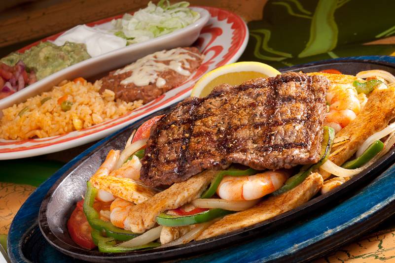 La Mesa Mexican Restaurant | restaurant | 3036 S Expressway St, Council Bluffs, IA 51501, USA | 7122562762 OR +1 712-256-2762