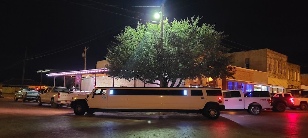 Catch Pen | restaurant | 103 N, Robinson St, Miles, TX 76861, USA | 3254682354 OR +1 325-468-2354