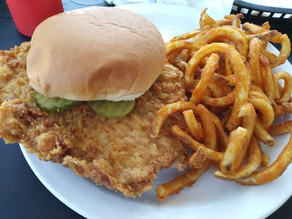 Dam Restaurant & Lounge | restaurant | 801 Kennedy Dr, Warsaw, MO 65355, USA | 6604383060 OR +1 660-438-3060