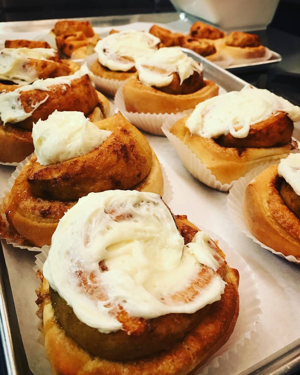 The Cozy Cannoli | bakery | 2107 Kirkwood St Suite 101, High Point, NC 27262, USA | 3368612099 OR +1 336-861-2099