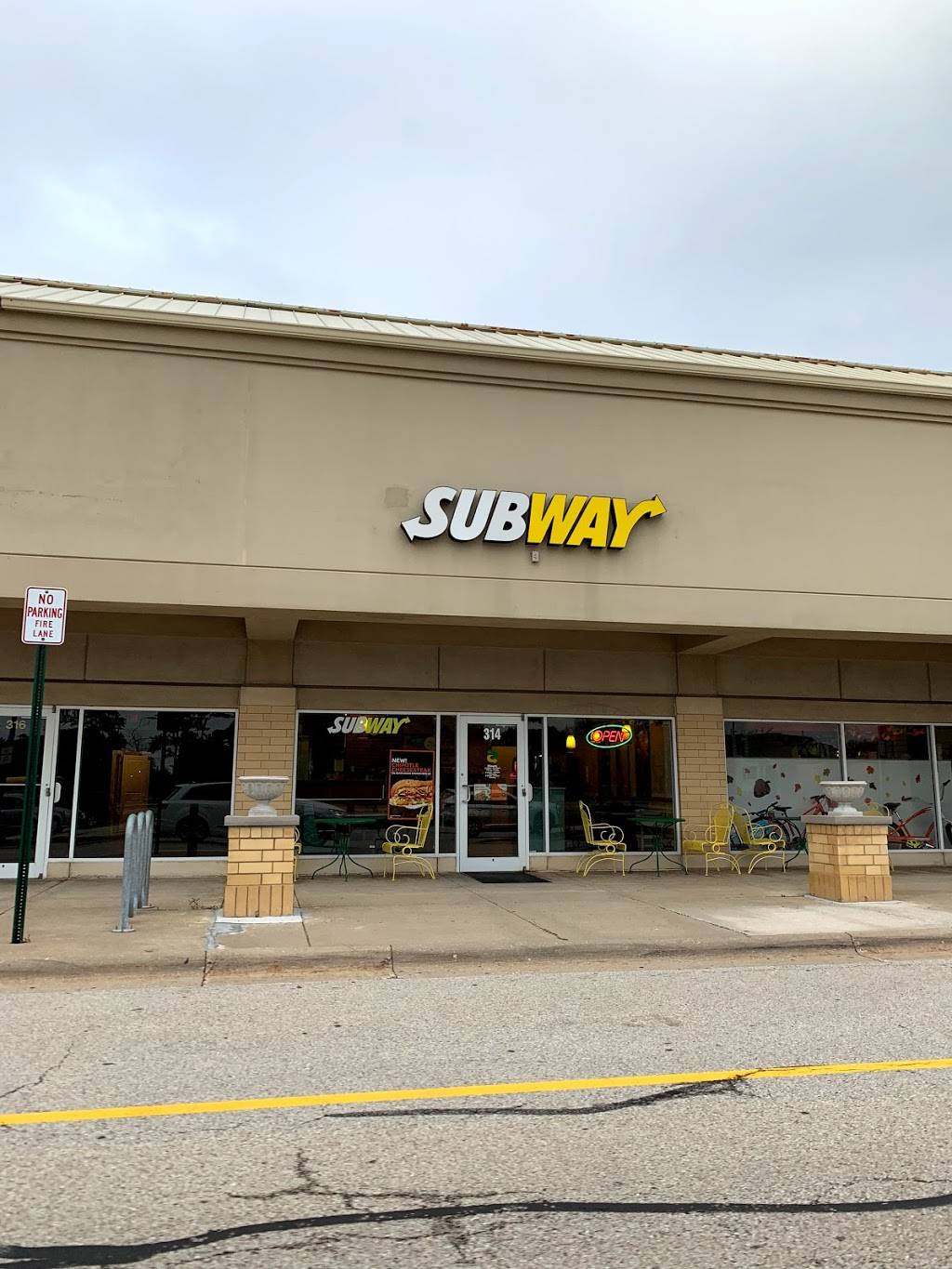 Subway Restaurants | restaurant | 314 W Half Day Rd, Buffalo Grove, IL 60089, USA | 8479139782 OR +1 847-913-9782