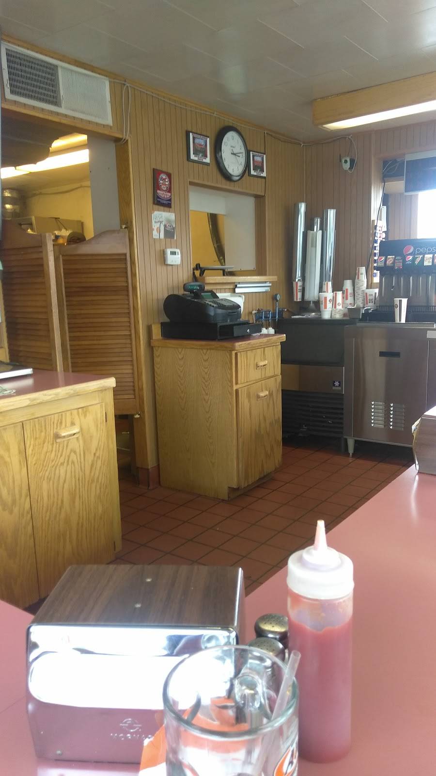 A&W Drive In | restaurant | 301 Lafayette Ave, Bay City, MI 48708, USA | 9898920321 OR +1 989-892-0321