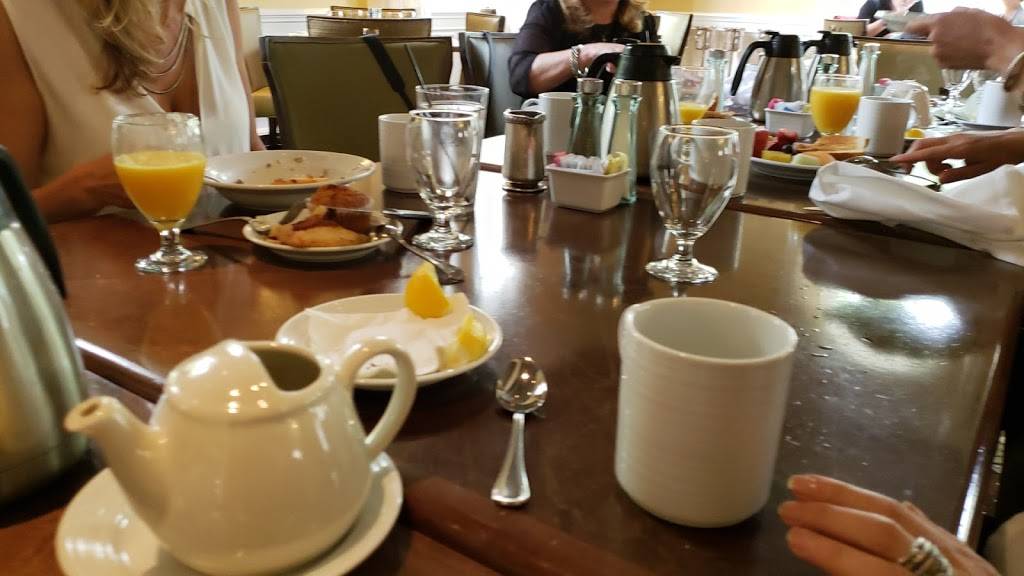 Edisons | restaurant | 20301 Oakwood, Dearborn, MI 48124, USA | 3132712700 OR +1 313-271-2700