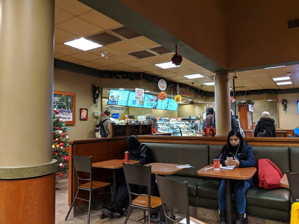Wendys | restaurant | 5250 Dundas St W, Etobicoke, ON M9B 1A9, Canada | 4162348666 OR +1 416-234-8666