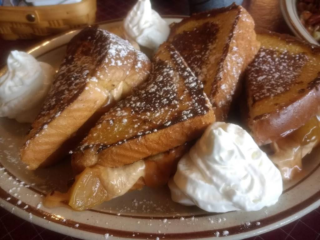 Knotts Family Diner and Ice Cream Parlor | restaurant | 6699 Center Rd, Valley City, OH 44280, USA | 3304832008 OR +1 330-483-2008