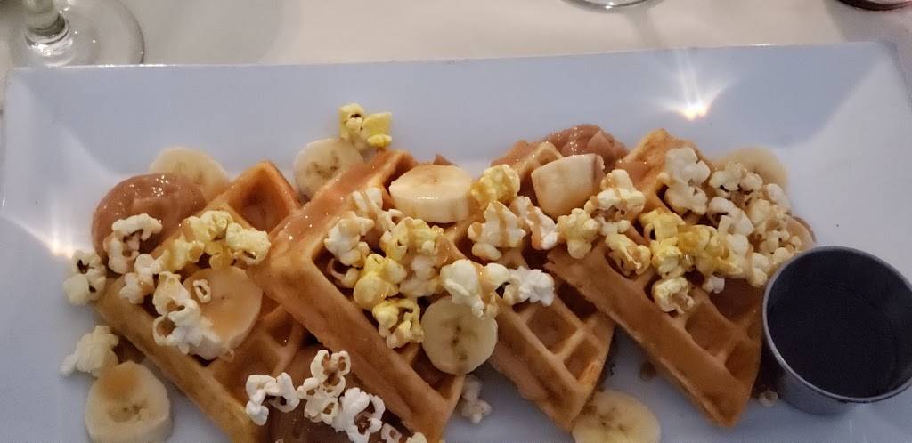 Valley Green Inn | restaurant | Valley Green Rd, Philadelphia, PA 19128, USA | 2152471730 OR +1 215-247-1730