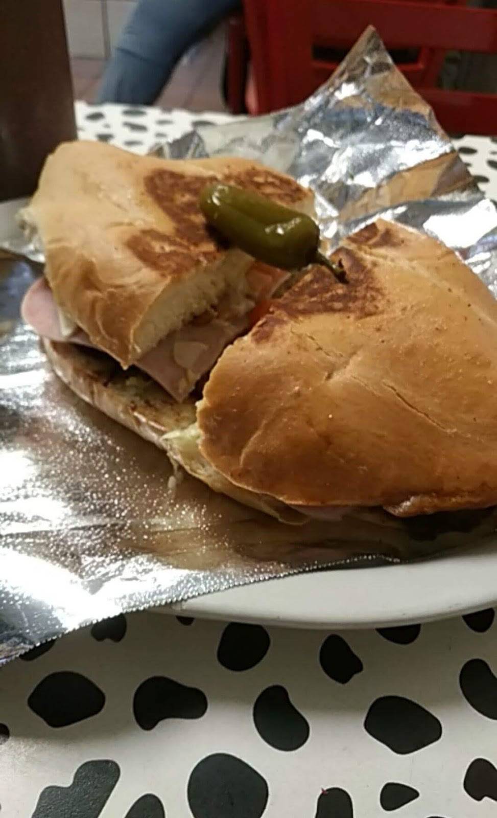 Taqueria y Tortas El Regio | restaurant | 104 NE 19th St, Grand Prairie, TX 75050, USA | 9722623433 OR +1 972-262-3433