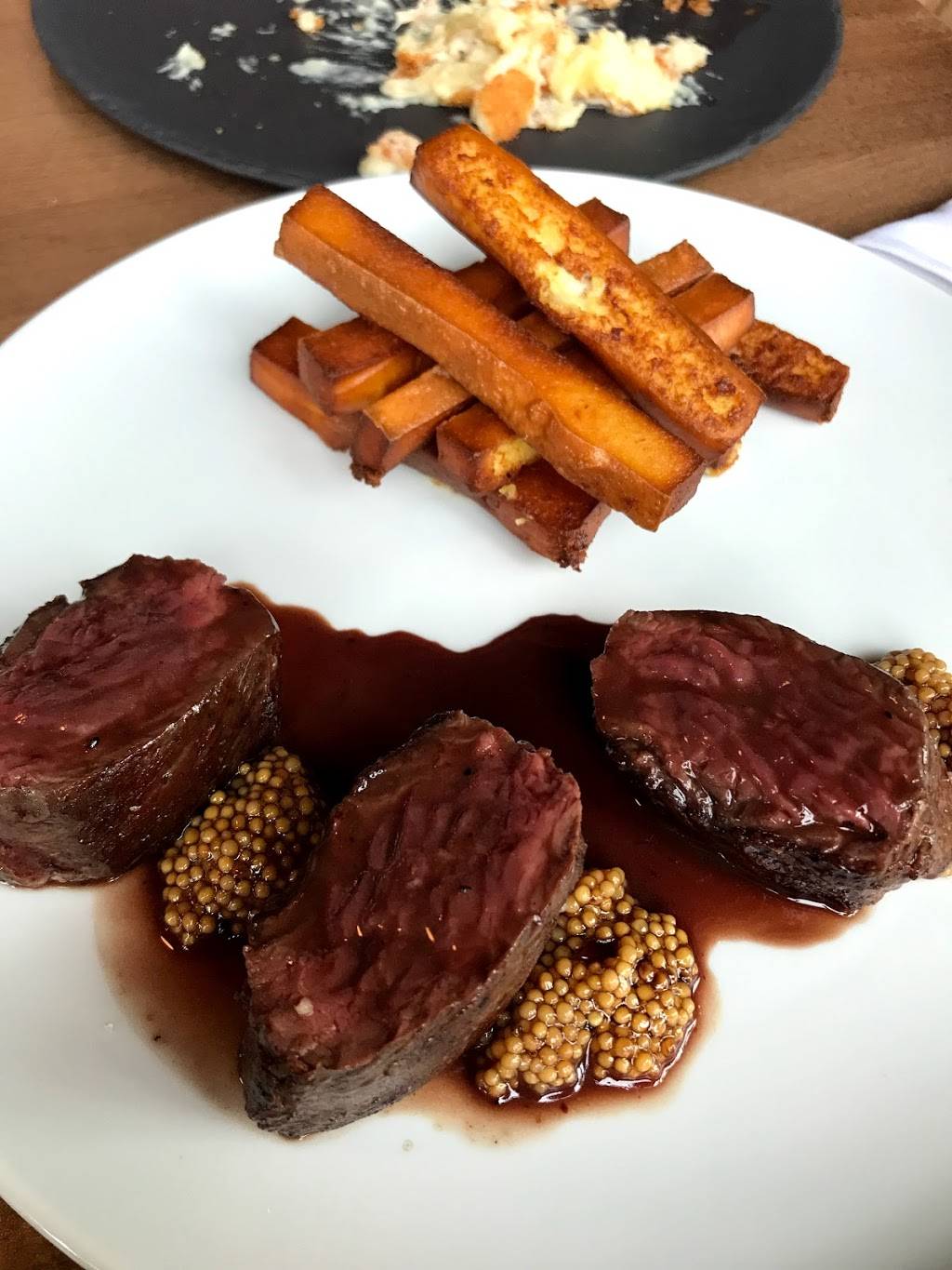 Resto Capucine | restaurant | 7000 Boulevard Maurice-Duplessis, Montréal, QC H1G 0A1, Canada | 5143287604 OR +1 514-328-7604