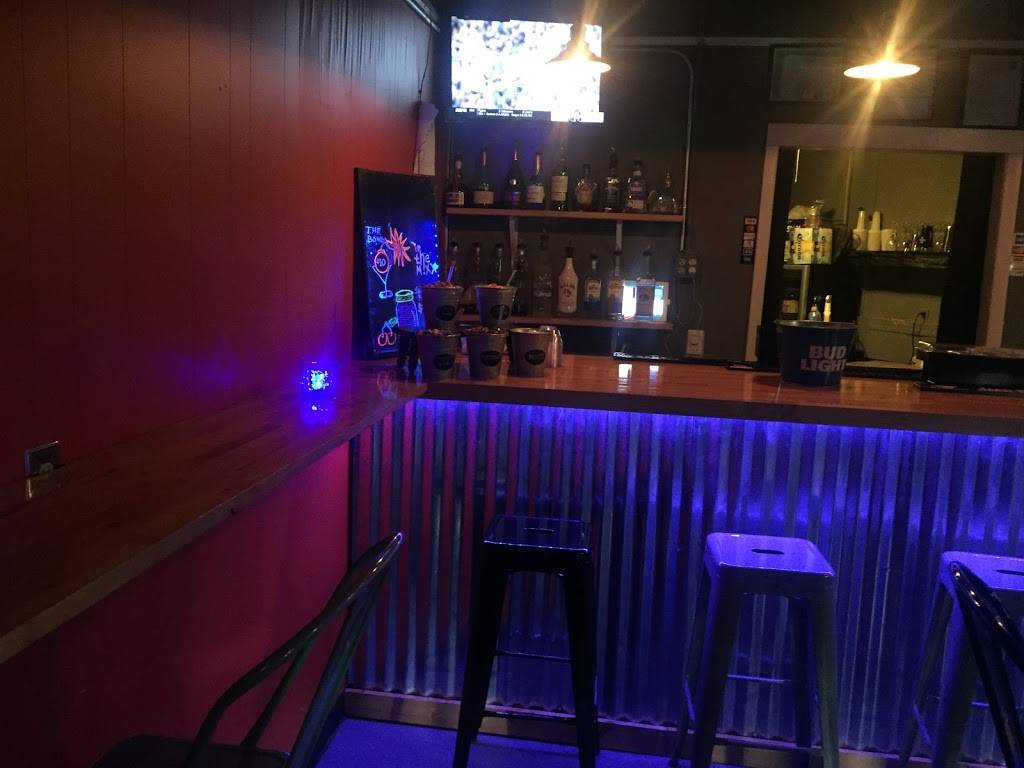 The Mixx Bar & Grill | restaurant | 700 9th St N, Birmingham, AL 35203, USA | 2054077397 OR +1 205-407-7397