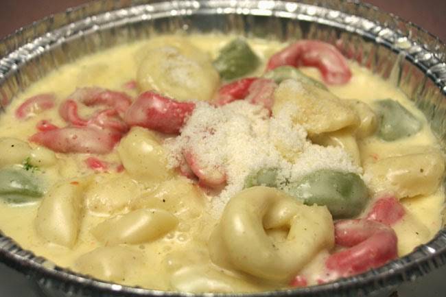 Charlies Pizzeria | meal delivery | 1 Main St, Saugus, MA 01906, USA | 7812332400 OR +1 781-233-2400