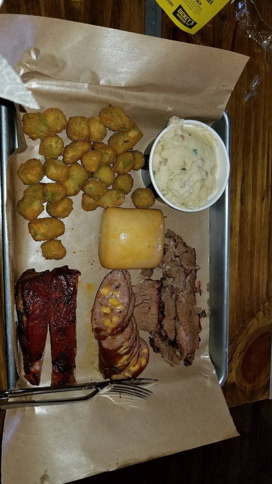 Dickeys Barbecue Pit | restaurant | 14884 N Pima Rd Suite 103, Scottsdale, AZ 85260, USA | 6024673926 OR +1 602-467-3926