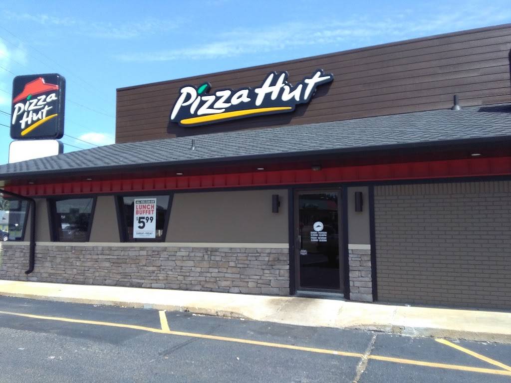 Pizza Hut | meal takeaway | 702 N Jackson St, Houston, MS 38851, USA | 6624562001 OR +1 662-456-2001