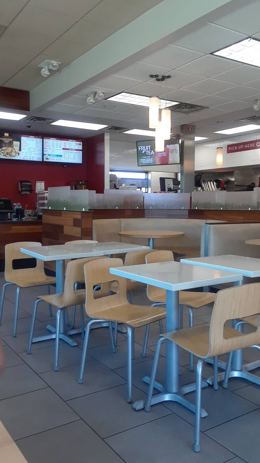 Wendys | restaurant | 525 Highland Springs Ave, Beaumont, CA 92223, USA | 9517696692 OR +1 951-769-6692