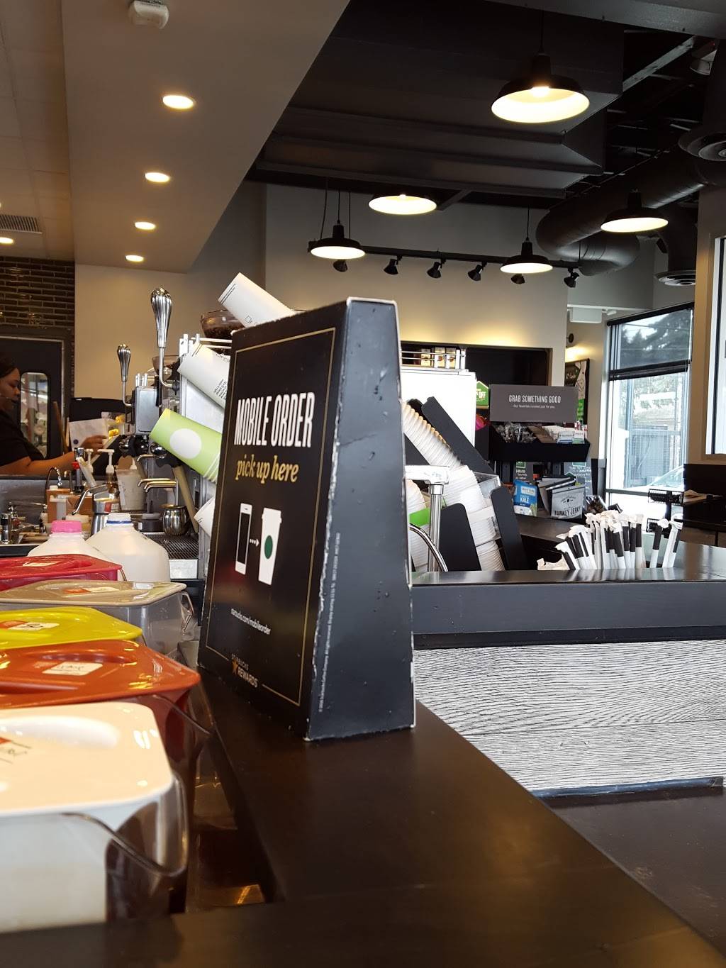 Starbucks | cafe | 4703 S 6th St, Milwaukee, WI 53221, USA | 4147447018 OR +1 414-744-7018