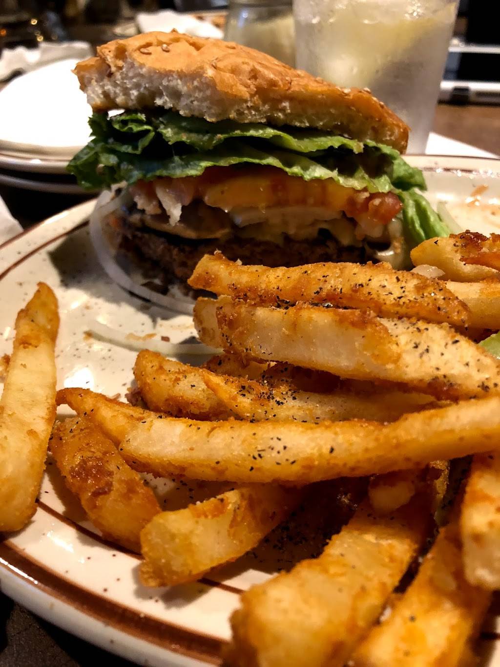 Alibi of Troy | restaurant | 6700 Rochester Rd, Troy, MI 48085, USA | 2488790014 OR +1 248-879-0014