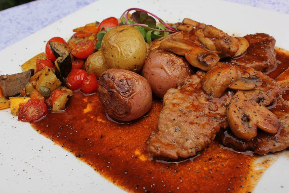 Lorenzo’s Diner & The GoGo Food Co | restaurant | 48 Glendale Ave, Niagara-on-the-Lake, ON L0S 1J0, Canada | 9053582433 OR +1 905-358-2433