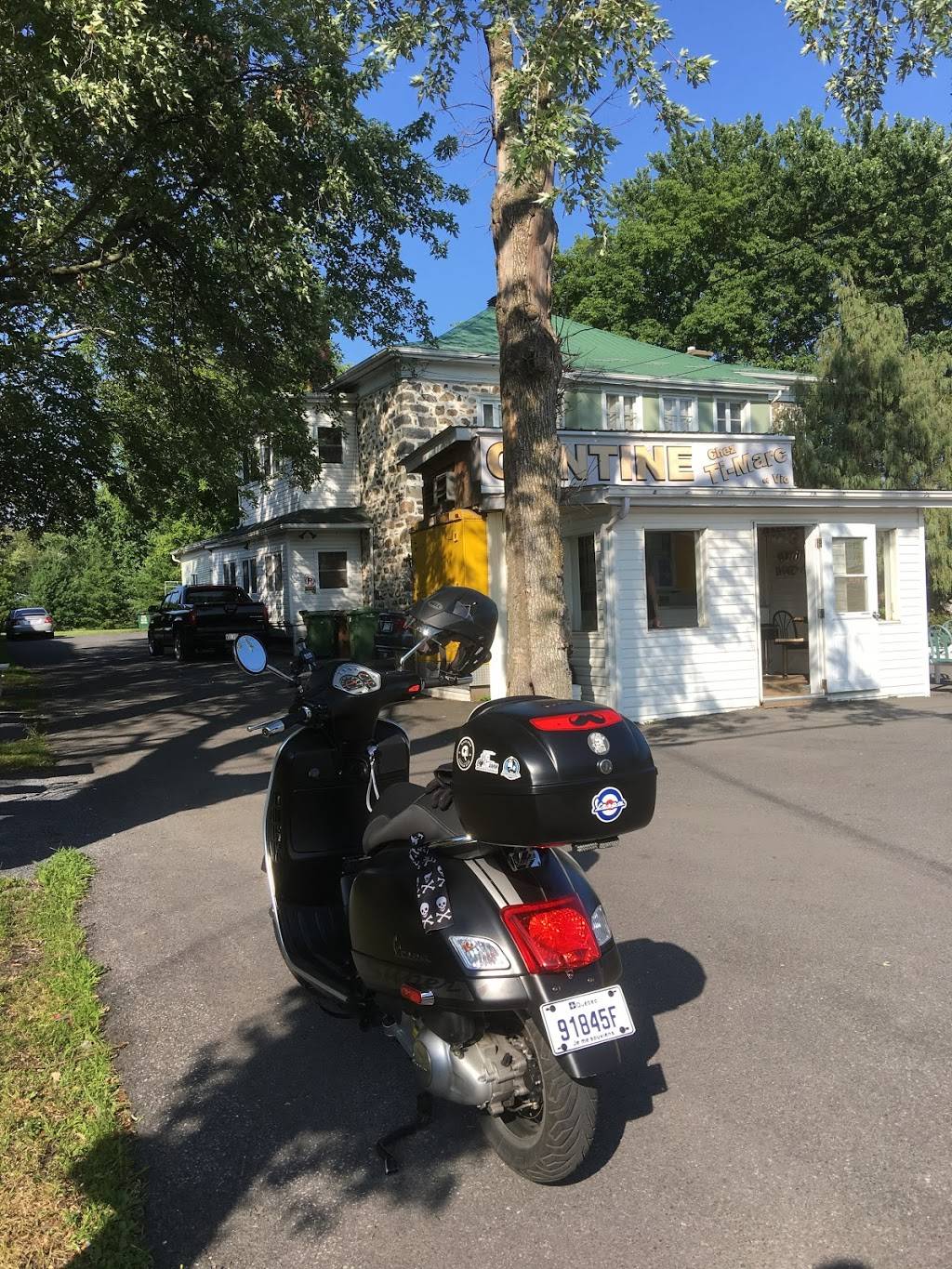 cantine chez ti -marc | restaurant | 168 Rue Saint Joseph, Mont-Saint-Grégoire, QC J0J, Canada | 4503589054 OR +1 450-358-9054