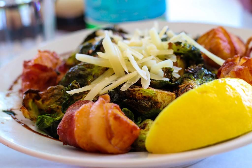 Gas Lamp Grille | restaurant | 206 Thames St, Newport, RI 02840, USA | 4018459300 OR +1 401-845-9300