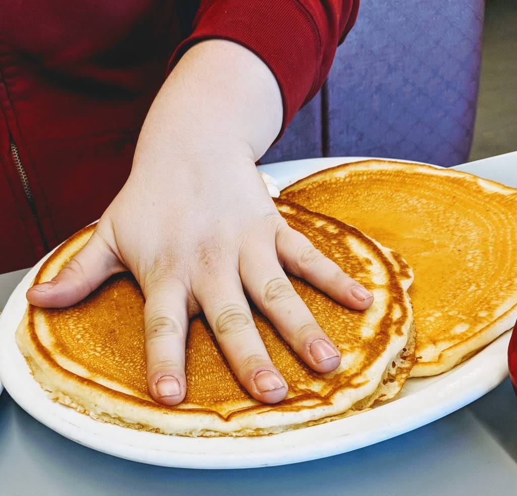 Priscillas Cruise In Cafe | restaurant | 2343 E Hwy 101, Port Angeles, WA 98362, USA | 3604572003 OR +1 360-457-2003