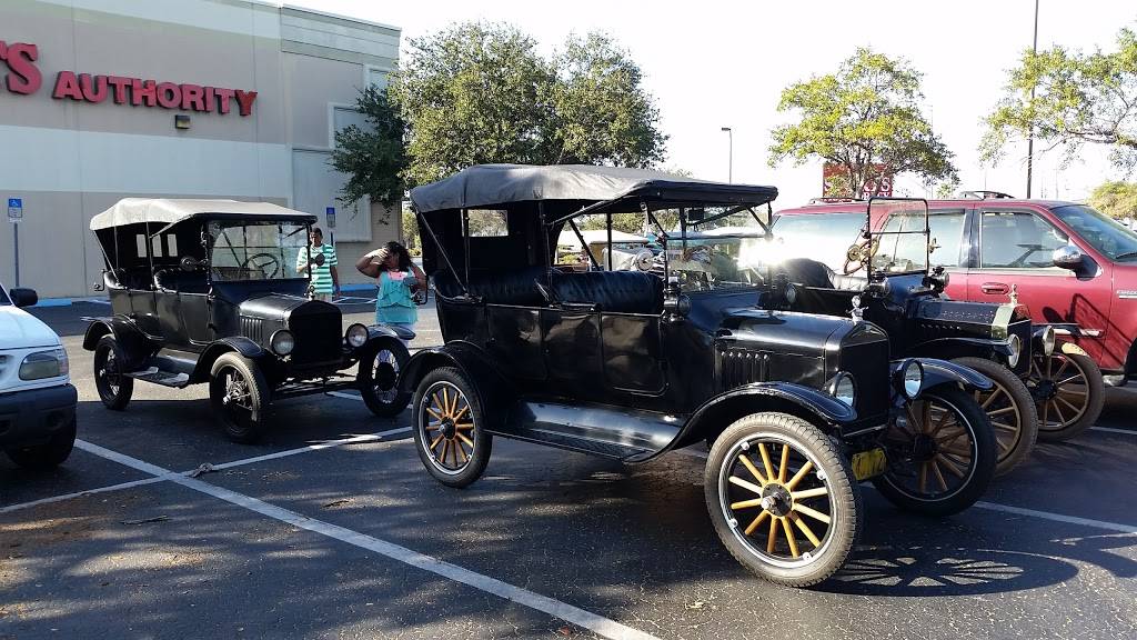 Sonnys BBQ | restaurant | 3650 Tyrone Blvd N, St. Petersburg, FL 33710, USA | 7273412990 OR +1 727-341-2990