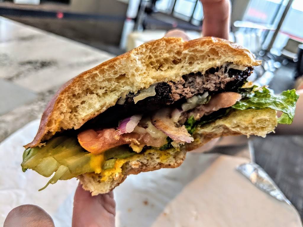 Built Custom Burgers | restaurant | Level 3, Terminal 1, Mississauga, ON L4W 2P7, Canada | 4167762477 OR +1 416-776-2477