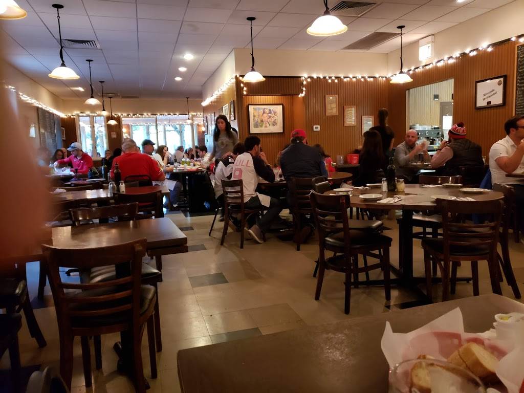 Tufanos Vernon Park Tap | restaurant | 1073 W Vernon Park Pl, Chicago, IL 60607, USA | 3127333393 OR +1 312-733-3393