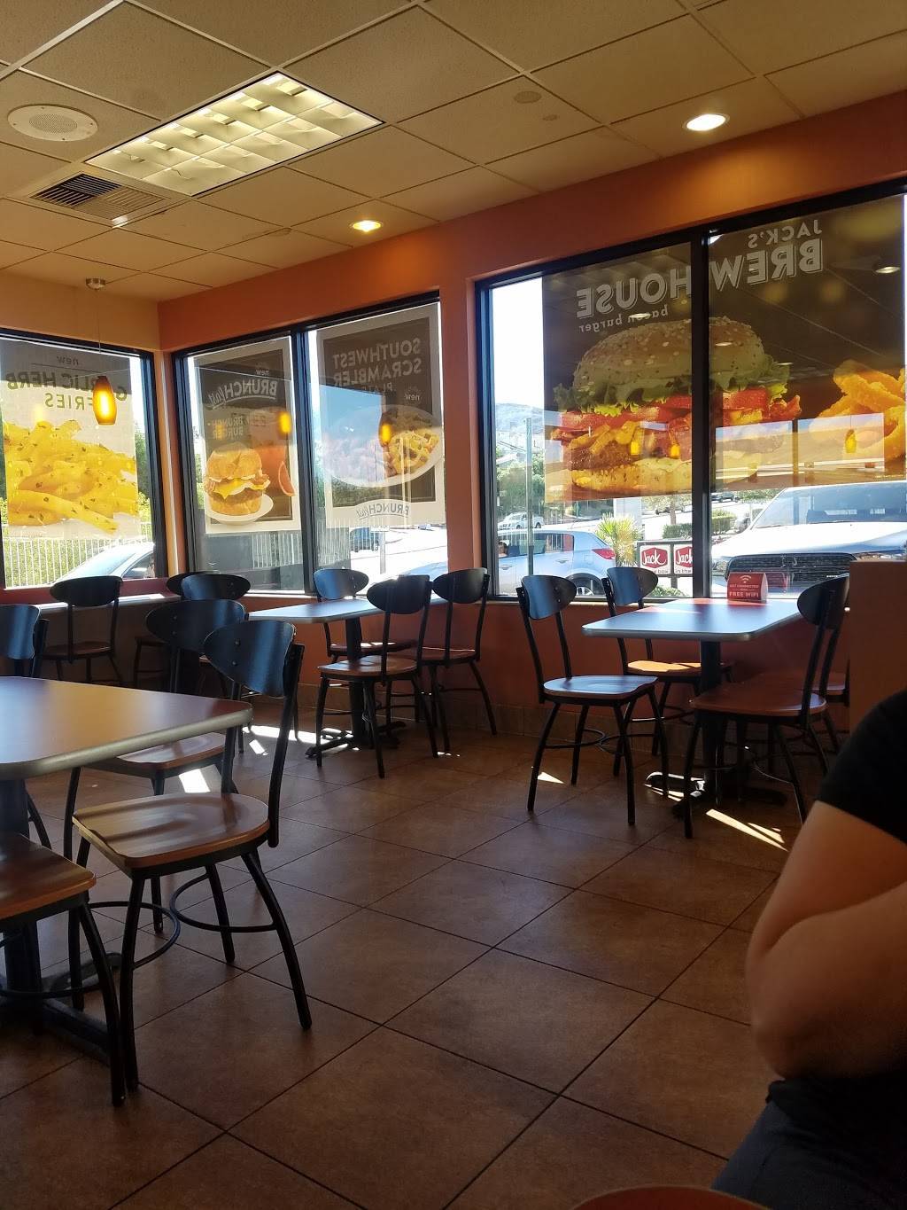Jack in the Box | restaurant | 5 S Gibson Rd, Henderson, NV 89012, USA | 7025586506 OR +1 702-558-6506