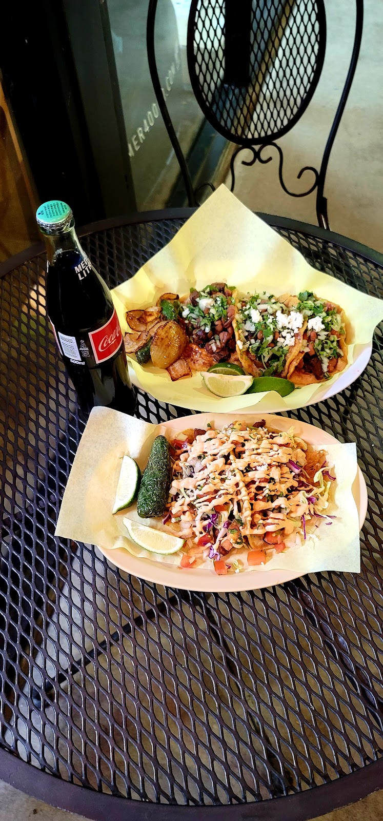 Chikiliquis Taco Stand | restaurant | 2753 E Broadway Rd A112, Mesa, AZ 85204, USA | 4806646020 OR +1 480-664-6020
