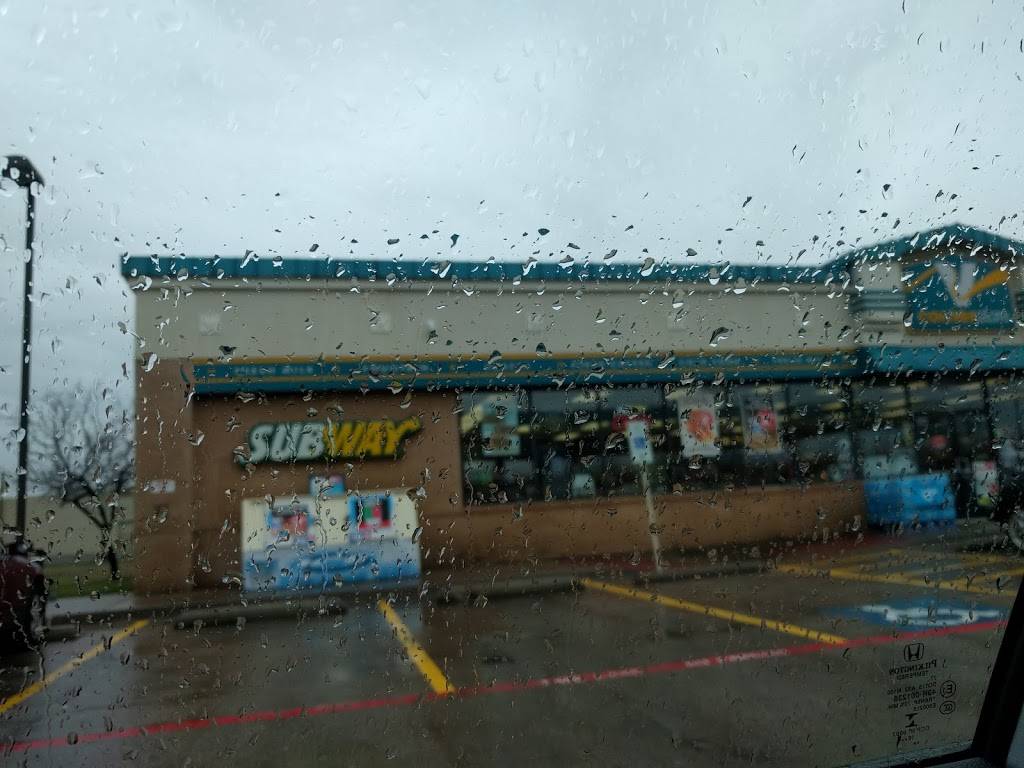 Subway | restaurant | 102 E Arapaho Rd, Richardson, TX 75081, USA | 9722356813 OR +1 972-235-6813