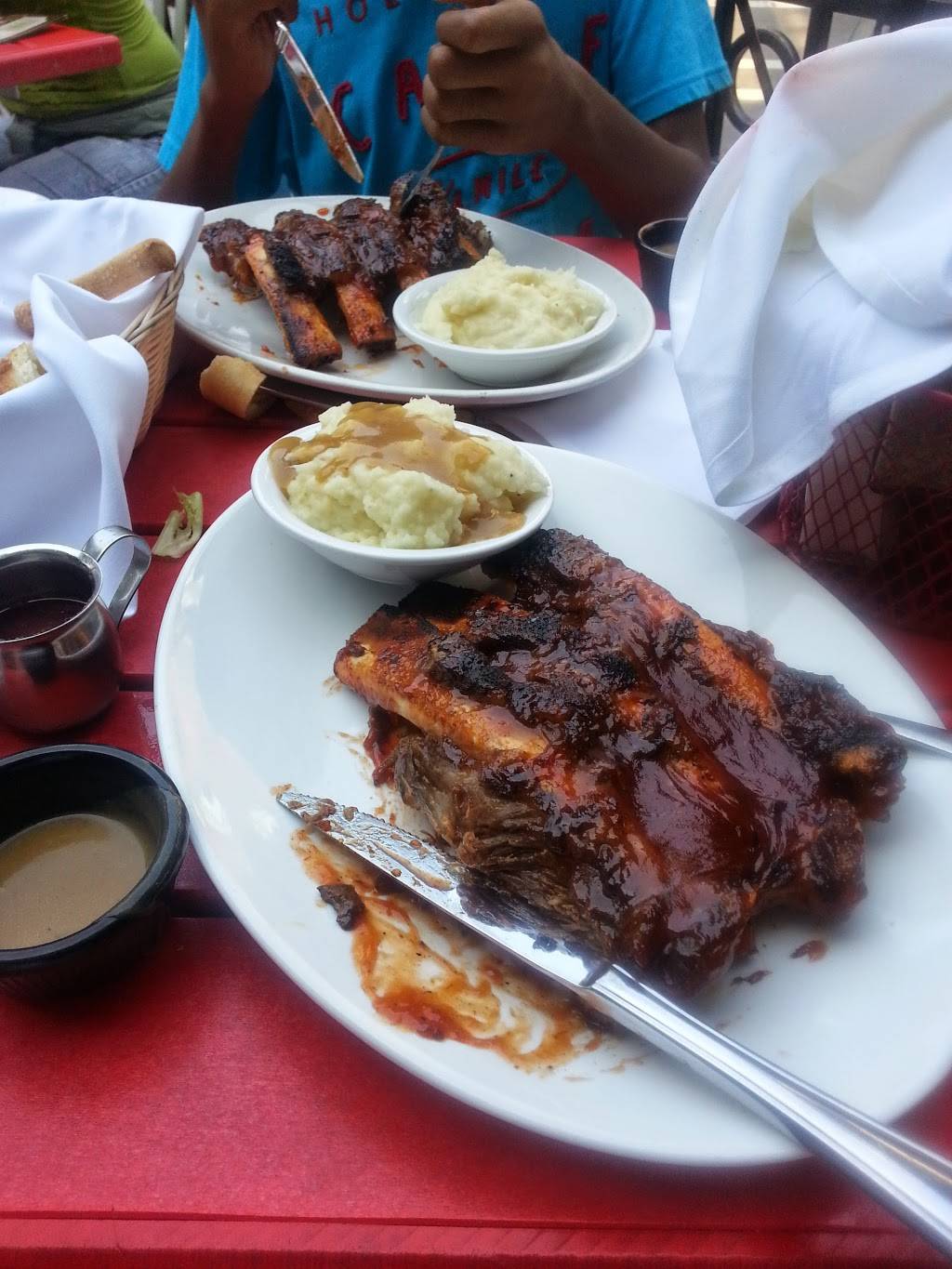 The Fireplace Inn | restaurant | 1448 N Wells St, Chicago, IL 60610, USA | 3126645264 OR +1 312-664-5264