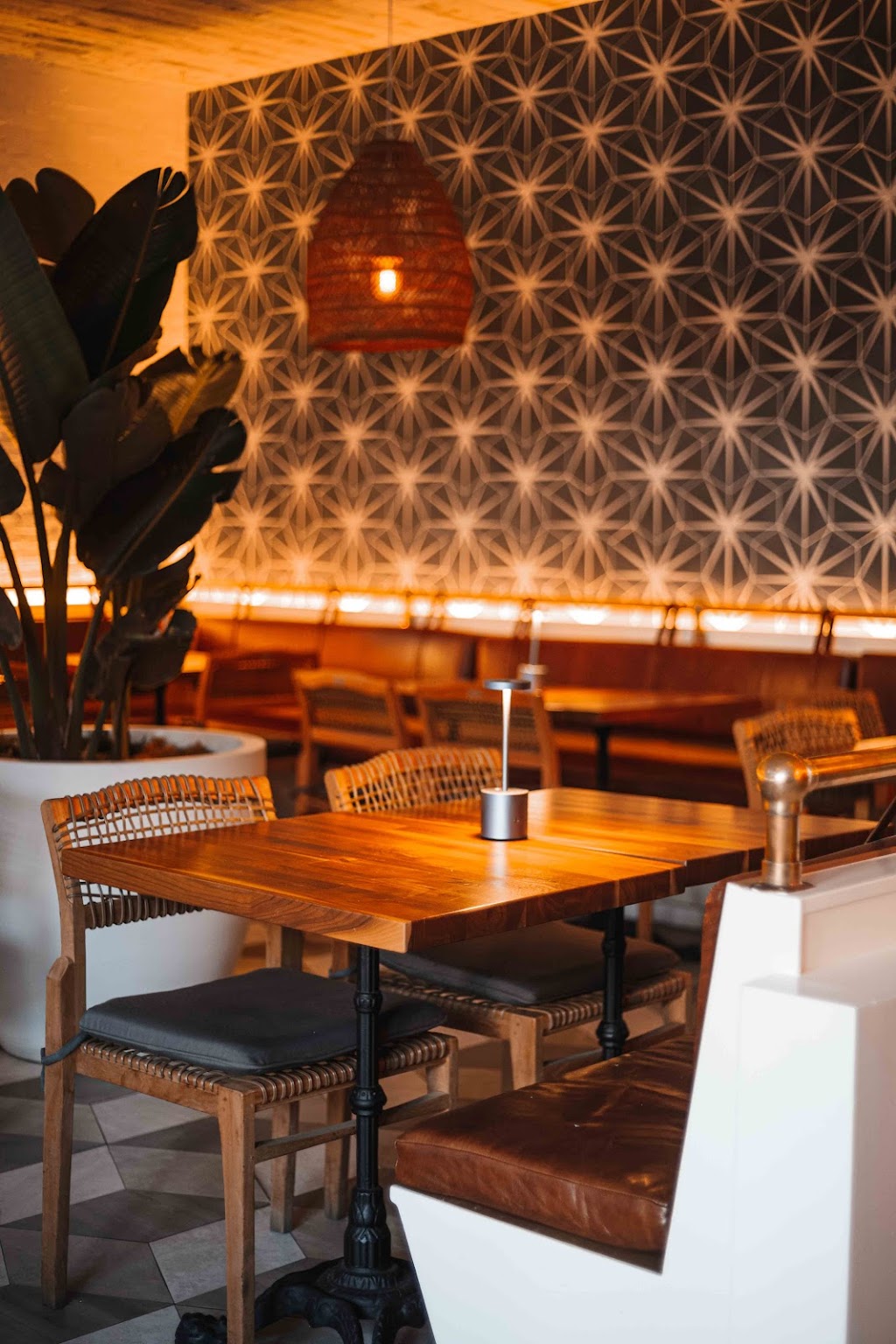 Azul Cocina and Cantina | restaurant | 7 E Anapamu St, Santa Barbara, CA 93101, USA | 8057705106 OR +1 805-770-5106