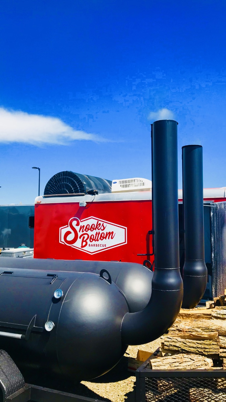 Snooks Bottom Barbecue | restaurant | 555 1/2 US-50, Grand Junction, CO 81503, USA | 9709858330 OR +1 970-985-8330