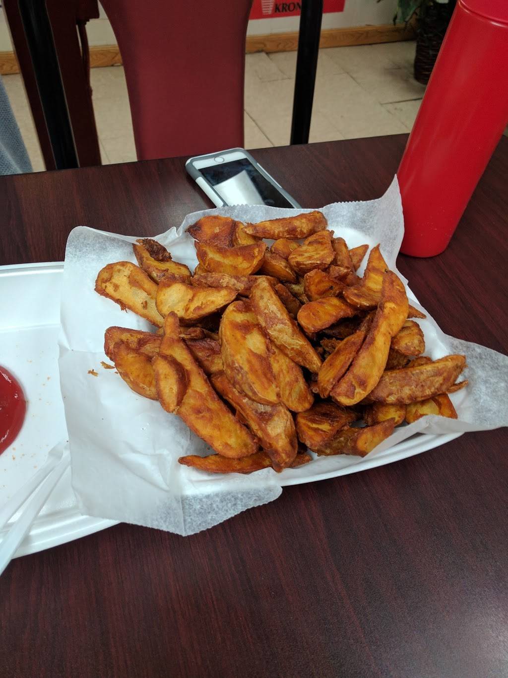 Chucks Wings | restaurant | 4592 S Broad St, Hamilton Township, NJ 08620, USA | 6095852555 OR +1 609-585-2555