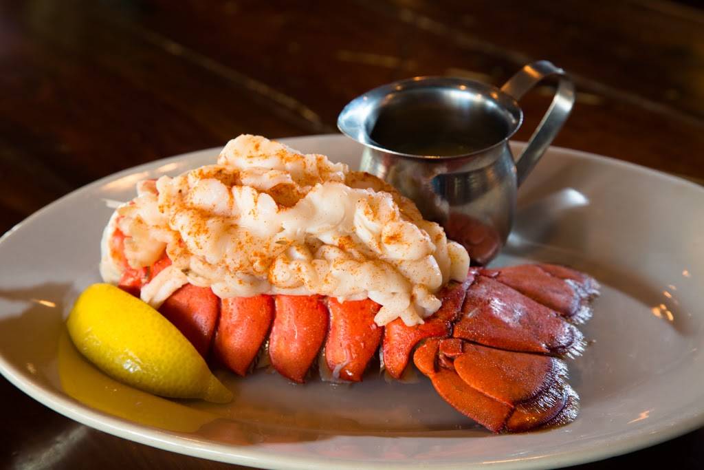 Mr. Big Fish | restaurant | 754 Neapolitan Way, Naples, FL 34103, USA | 2392624665 OR +1 239-262-4665