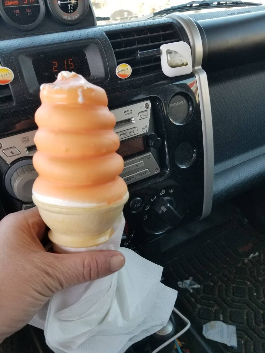 Dairy Queen Grill & Chill | restaurant | 2116 E Spring St, New Albany, IN 47150, USA | 8129447822 OR +1 812-944-7822