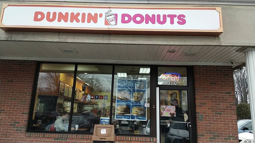 Dunkin Donuts | cafe | 1957 Oak Tree Rd, Devine Plaza, Edison, NJ 08820, USA | 7325483400 OR +1 732-548-3400