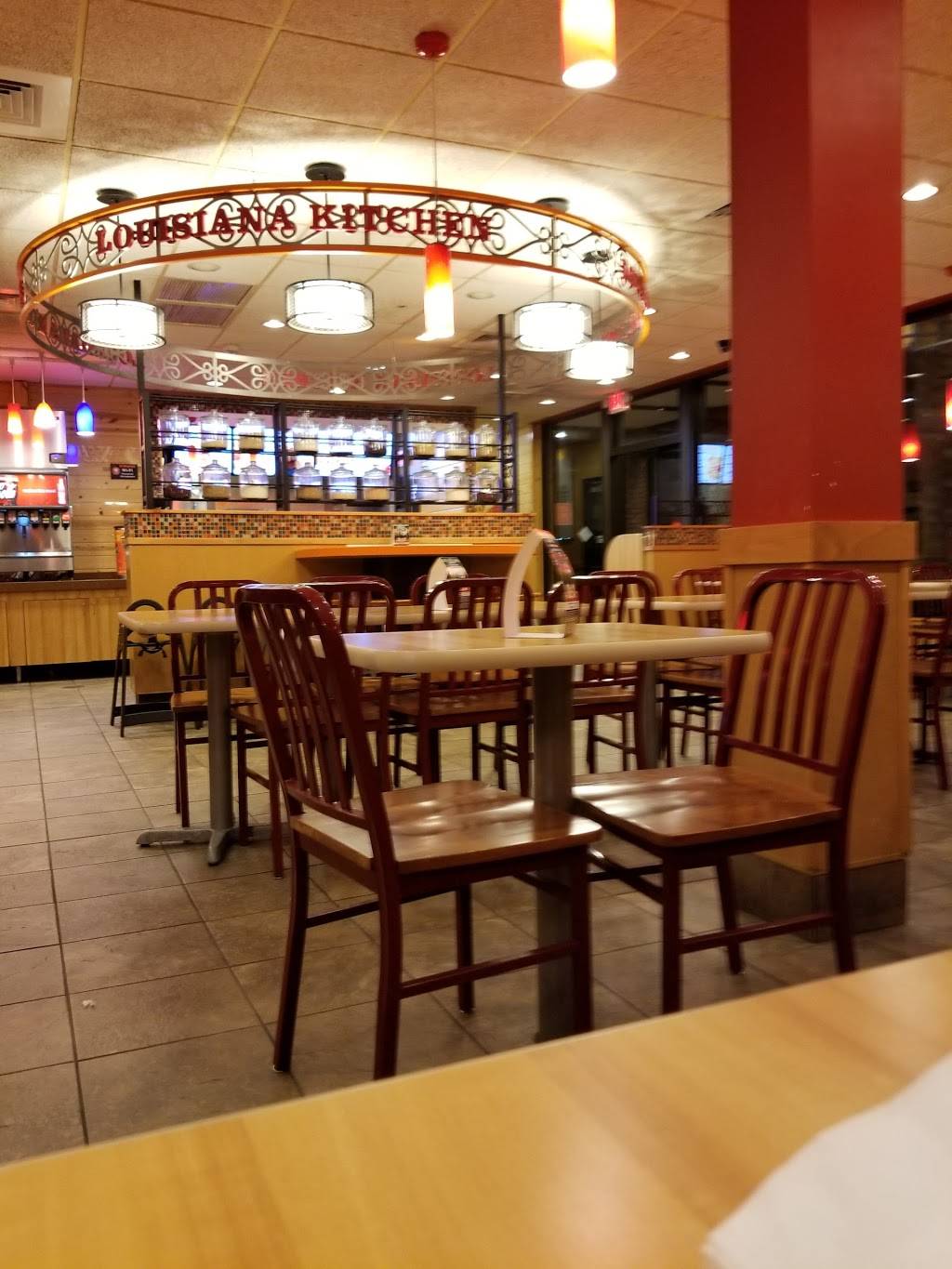 Popeyes Louisiana Kitchen | restaurant | 500 E Walnut St, Carbondale, IL 62901, USA | 6184901636 OR +1 618-490-1636