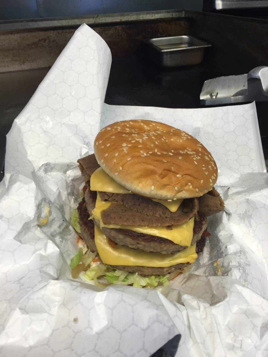 L & E Vienna | restaurant | 5965 W Chicago Ave, Chicago, IL 60651, USA | 3127781061 OR +1 312-778-1061